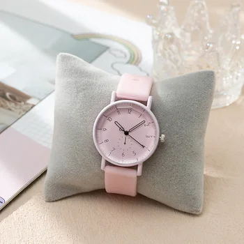 Минималистичные цифровые женские спортивные часы С модным новым силиконовым ремешком, женские кварцевые часы, Повседневные часы для одевания, наручные часы