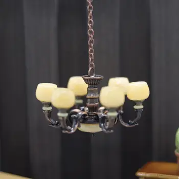 Потолочный светильник в кукольном домике Реалистичные модели миниатюрных люстр в кукольном домике Изысканные потолочные светильники для украшения крошечной мебели