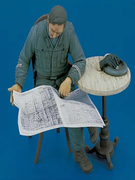 Фигурка из смолы 1/16 древнего офицера включает стол (БЕЗ карты), модель в разобранном виде, неокрашенный набор для создания фигур