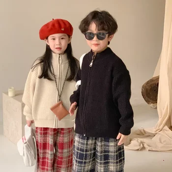 Детский свитер 2023 Зима Для мальчиков и девочек в Корейском стиле, модный однотонный свитер на молнии, повседневное утолщенное вязаное пальто